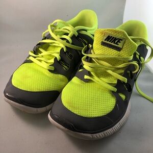 Nike 579959-700 Free Running Shoe Yellow Cool Grey Size 9 Women